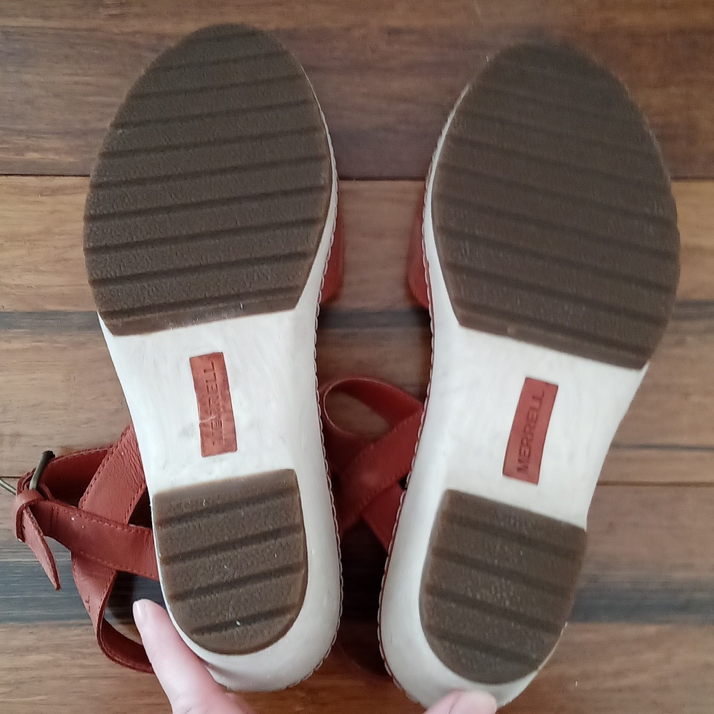 Merrell Halendi Sandals with Chunky Heel in Redwood color size 8.5 - Picture 7 of 7